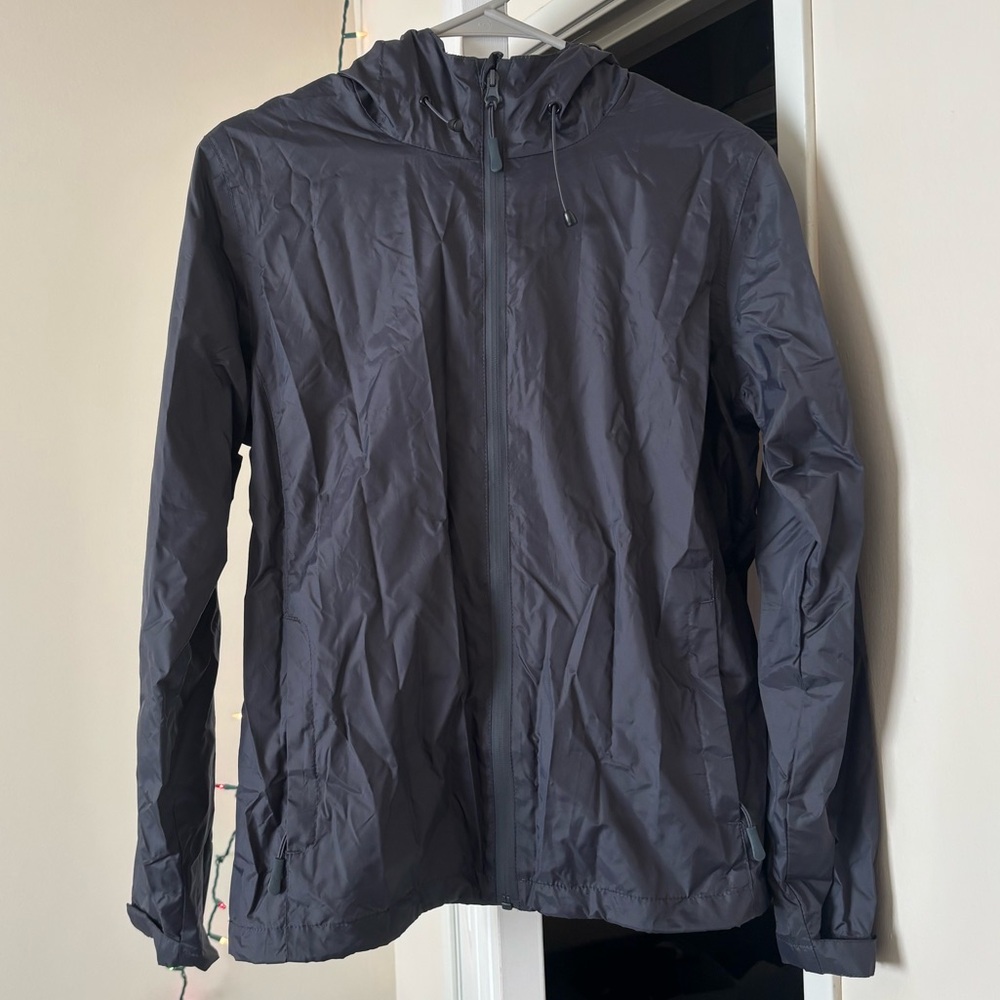 raincoat/windbreaker